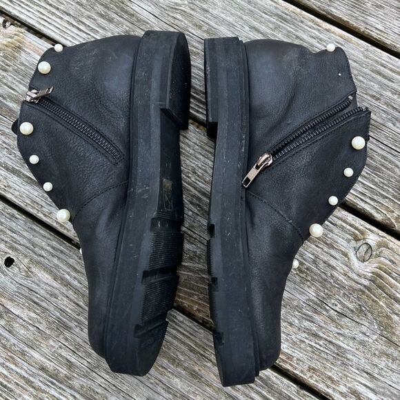 LD Tuttle Pearl Trim Black Leather Booties 7 - Picture 6 of 12